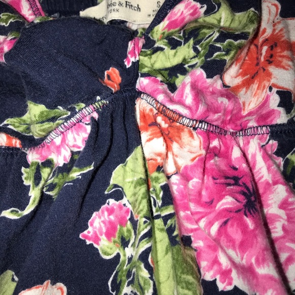 🌸🌺ABERCROMBIE & FITCH TANK TOP🌺🌸 - Picture 3 of 11